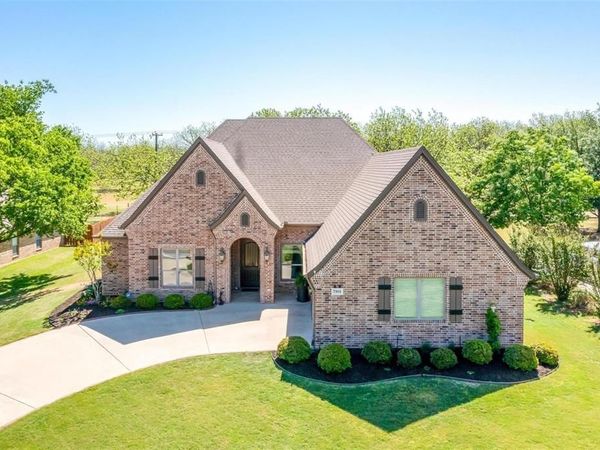 7101 Westover Drive, Granbury, TX 76049