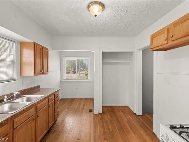 12201 Brighton Avenue, Cleveland, OH 44111 Photo 13