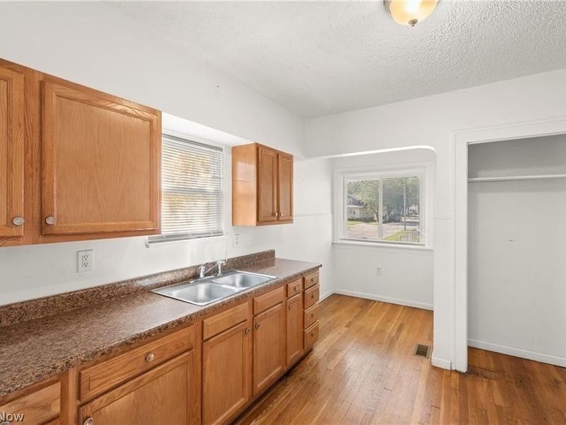 12201 Brighton Avenue, Cleveland, OH 44111 Photo 14