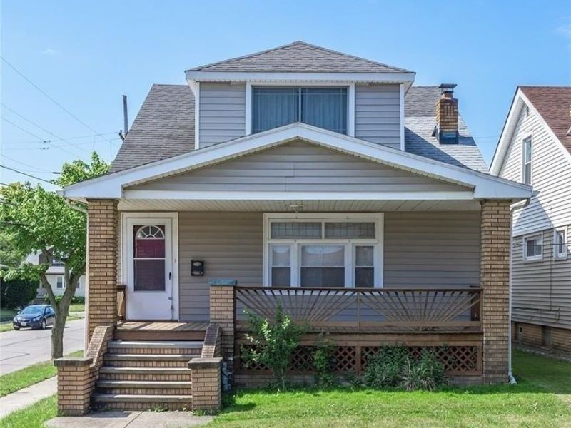 12201 Brighton Avenue, Cleveland, OH 44111 Photo 2