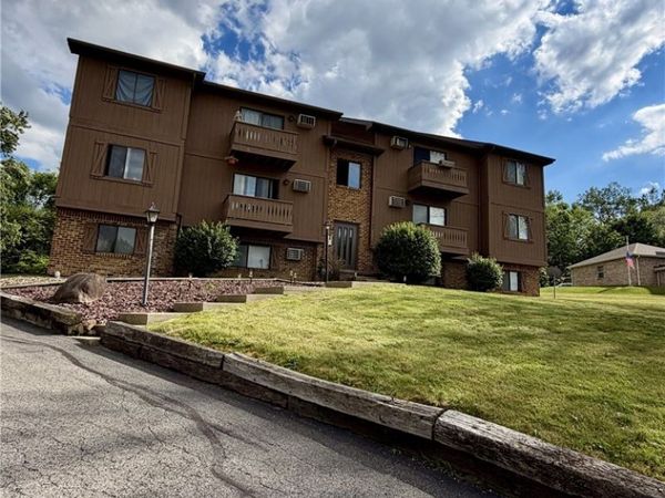 6369 Saint Andrews Drive , Unit 5, Canfield, OH 44406