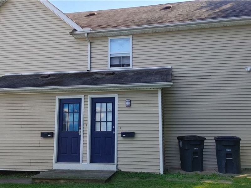 628 Sumner Street, Unit DOWN, Akron, OH 44311 Photo 1