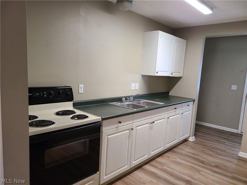 628 Sumner Street, Unit DOWN, Akron, OH 44311 Photo 2