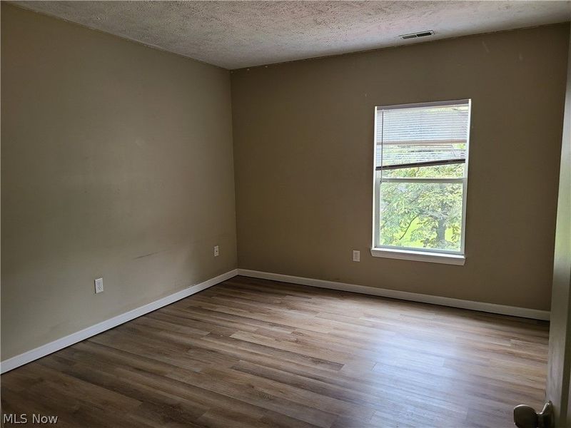 628 Sumner Street, Unit DOWN, Akron, OH 44311 Photo 4