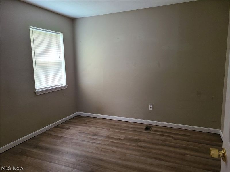 628 Sumner Street, Unit DOWN, Akron, OH 44311 Photo 5
