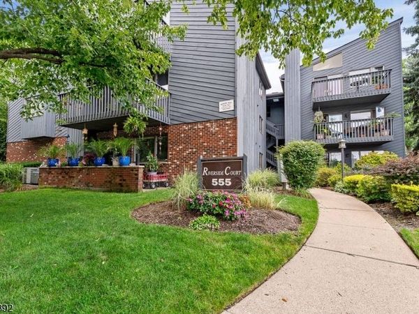 555 Riverside Ave, Rutherford, NJ 07070