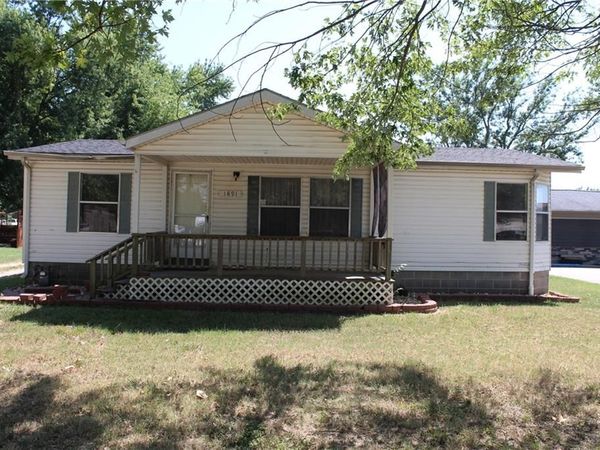 1891 54 Highway Road, Iola, KS 66749
