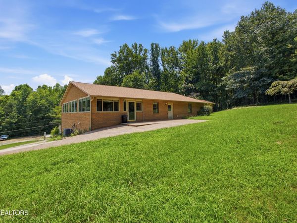 312 Woolsey Rd, Harriman, TN 37748
