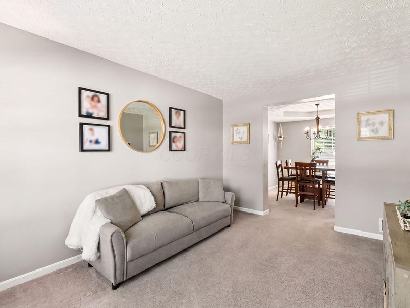 9073 Tabernash Drive, Columbus, OH 43240 Photo 5