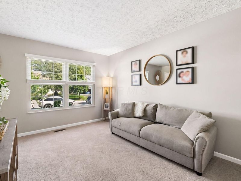 9073 Tabernash Drive, Columbus, OH 43240 Photo 6