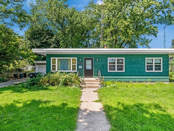 516 N Washington St, Elkhorn, WI 53121