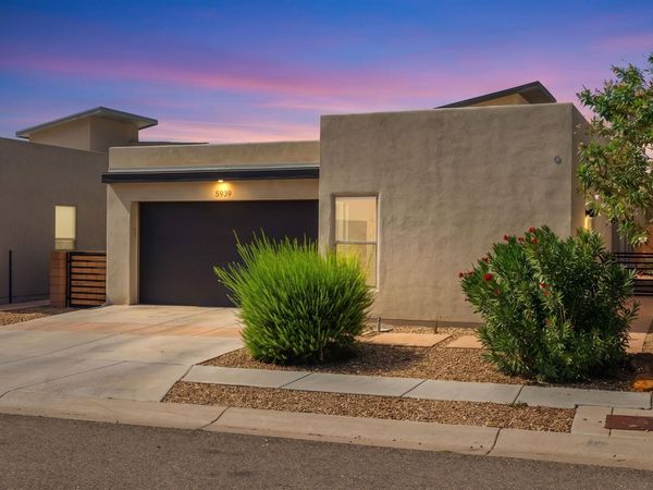 5939 Mafraq Avenue NW, Albuquerque, NM 87114
