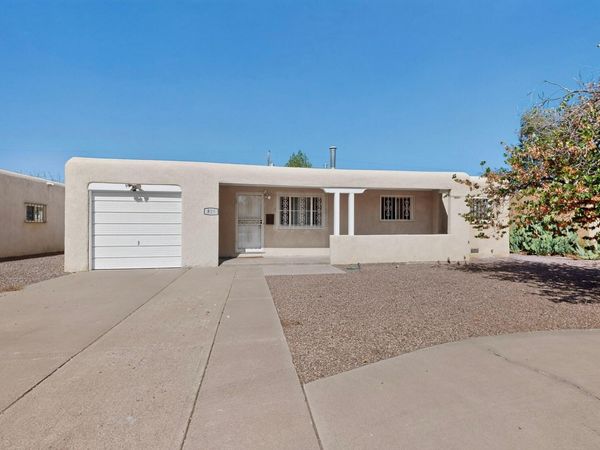 825 Dakota Street SE, Albuquerque, NM 87108