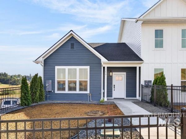 1298 Edington, Moscow, ID 83843