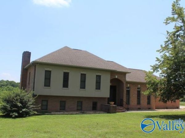 589 Cobb Road, Arab, AL 35016