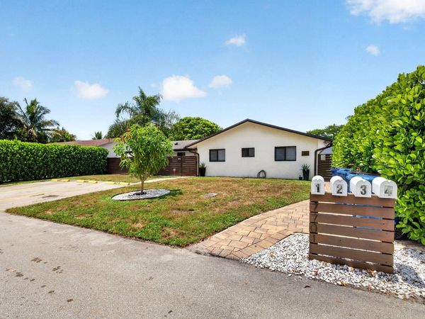 7701 NW 56TH Avenue, Unit 3, Fort Lauderdale, FL 33073