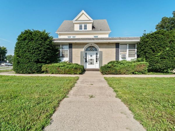 1204 5th Street, Nevada, IA 50201