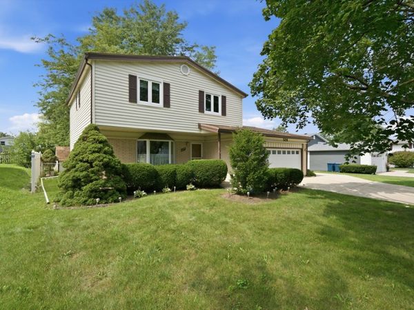 524 Hingham Lane, Schaumburg, IL 60193