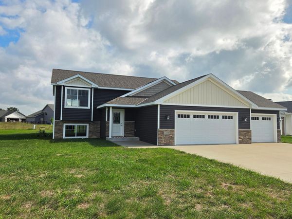 1009 26th Street Loop , Sartell, MN 56377
