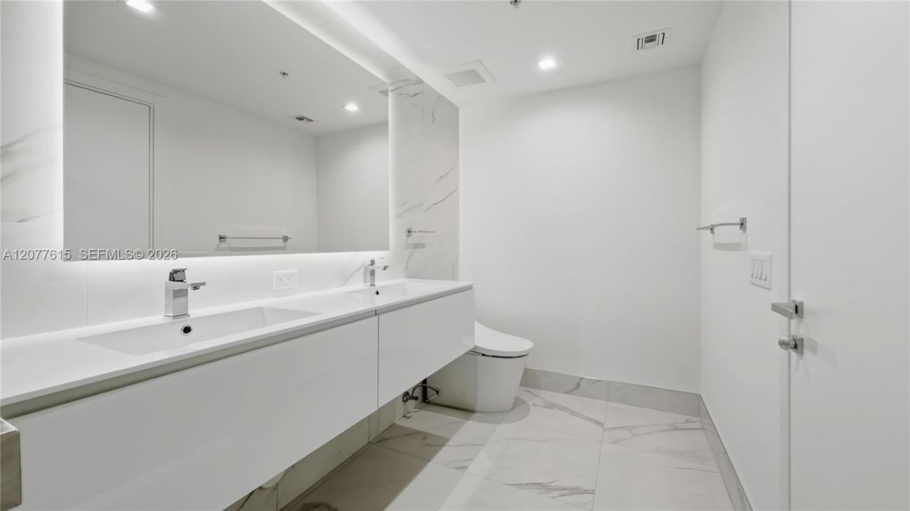 1170 E Hallandale Beach Blvd , Unit 1102, Hallandale Beach, FL 33009 Photo