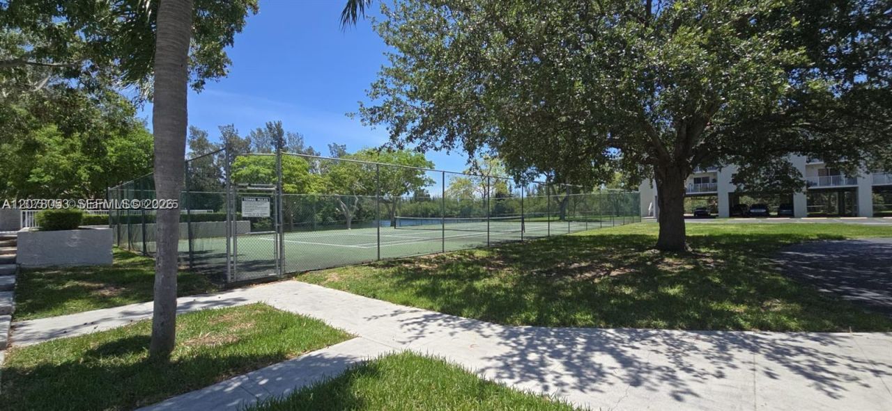 8240 SW 210th St, Unit 319, Cutler Bay, FL 33189 Photo