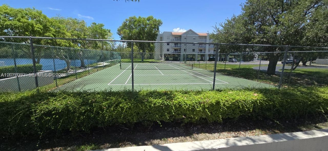 8240 SW 210th St, Unit 319, Cutler Bay, FL 33189 Photo