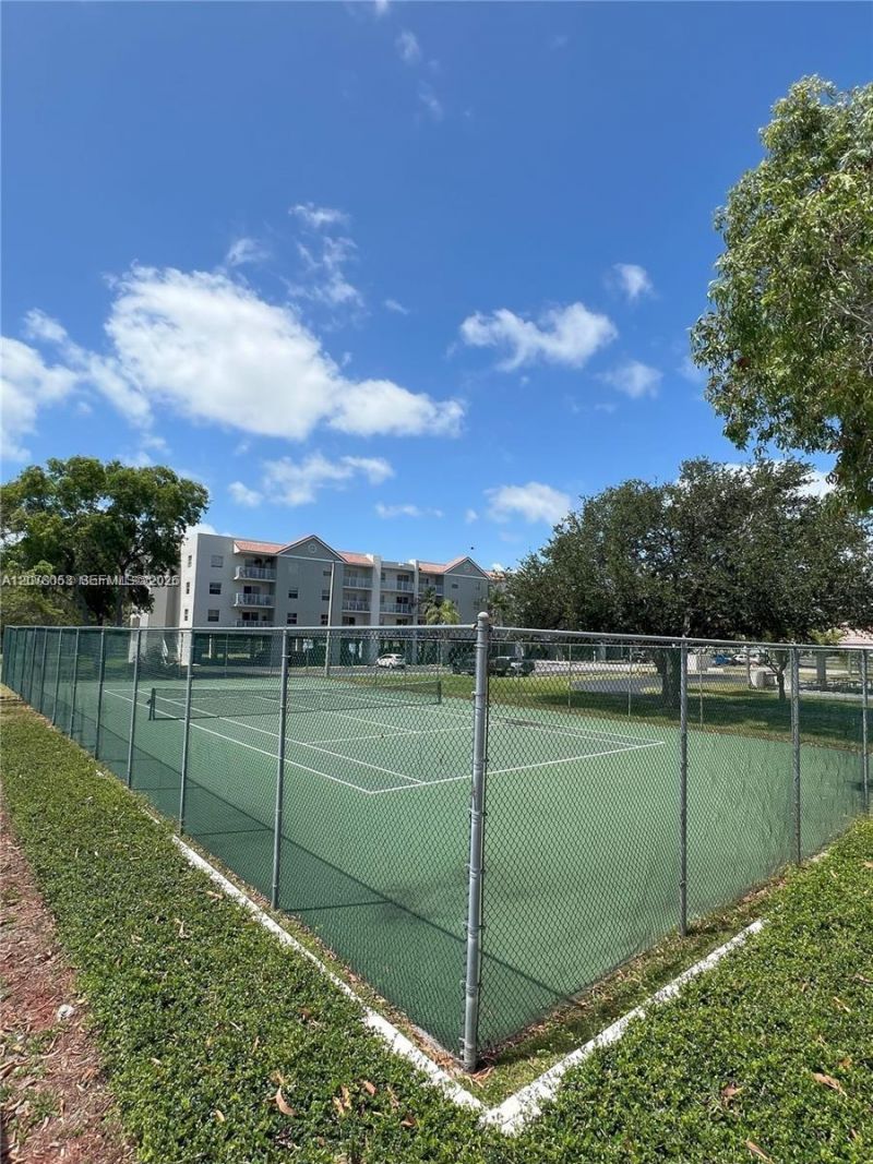 8240 SW 210th St, Unit 319, Cutler Bay, FL 33189 Photo