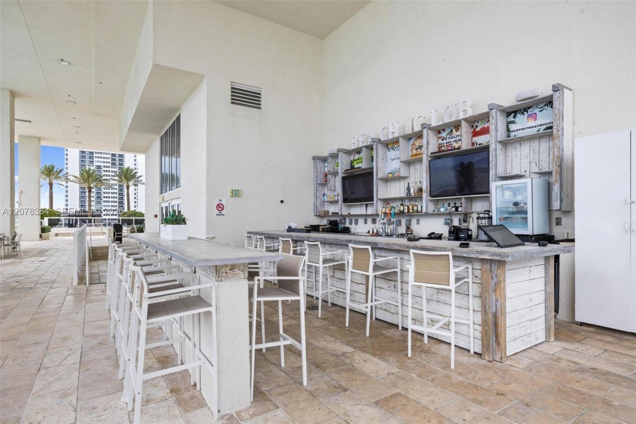 1830 S Ocean Dr , Unit 4210, Hallandale Beach, FL 33009 Photo