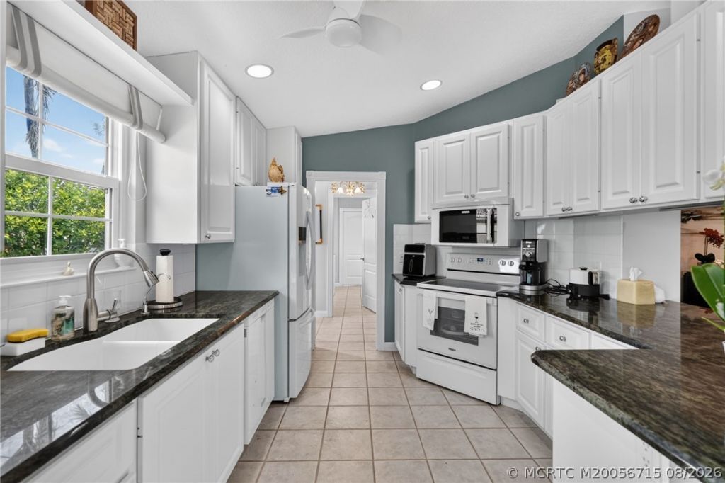 8232 SE Paurotis Lane , Hobe Sound, FL 33455 Photo