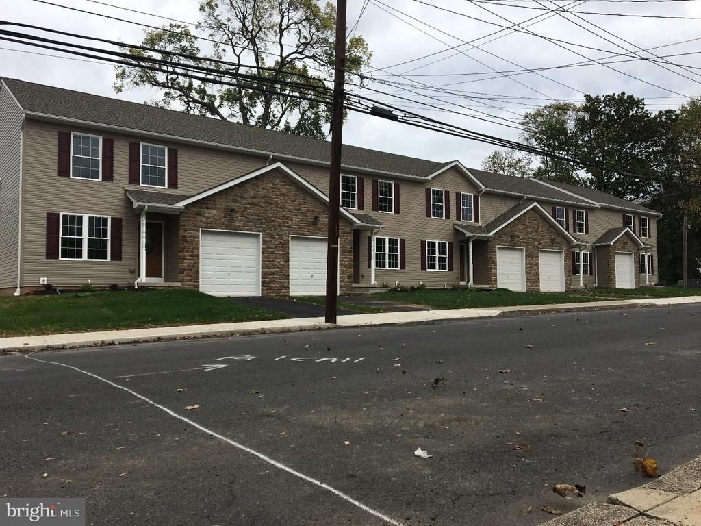 1015 JUNIPER STREET , QUAKERTOWN, PA 18951