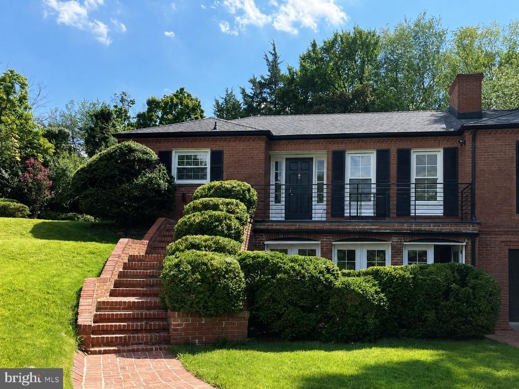 6301 Lakeview Drive, Falls Church, VA 22041 Main Photo