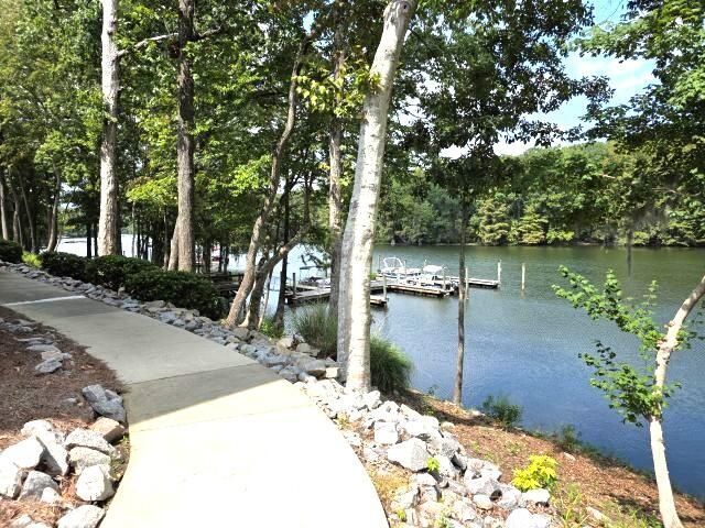 195 Ballard Lane Photo 13