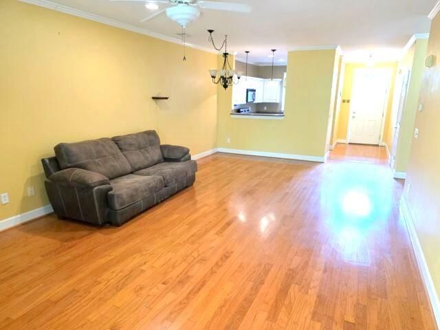 195 Ballard Lane Photo 4