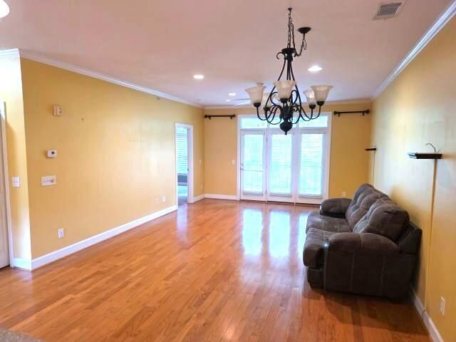 195 Ballard Lane Photo 6