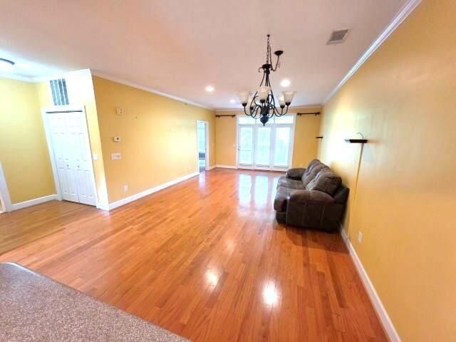 195 Ballard Lane Photo 8
