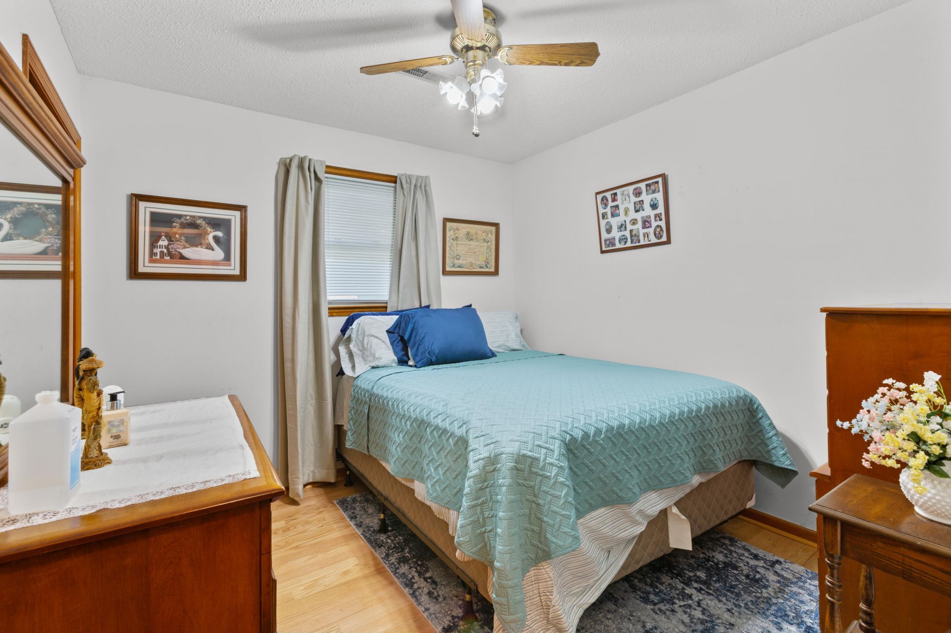 4935 Foxwood Drive Photo 11