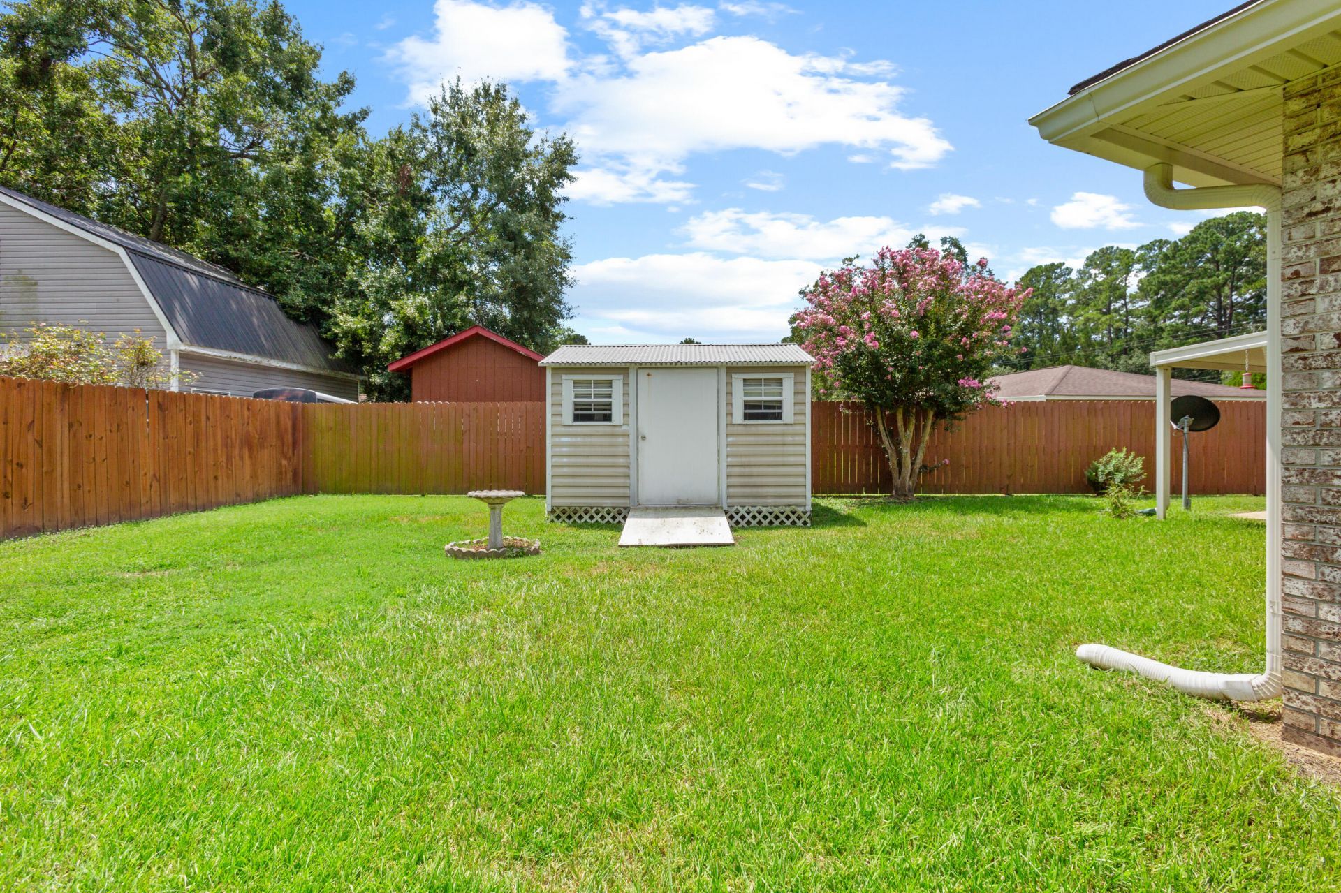 4935 Foxwood Drive Photo 18