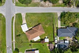 4935 Foxwood Drive photo 4