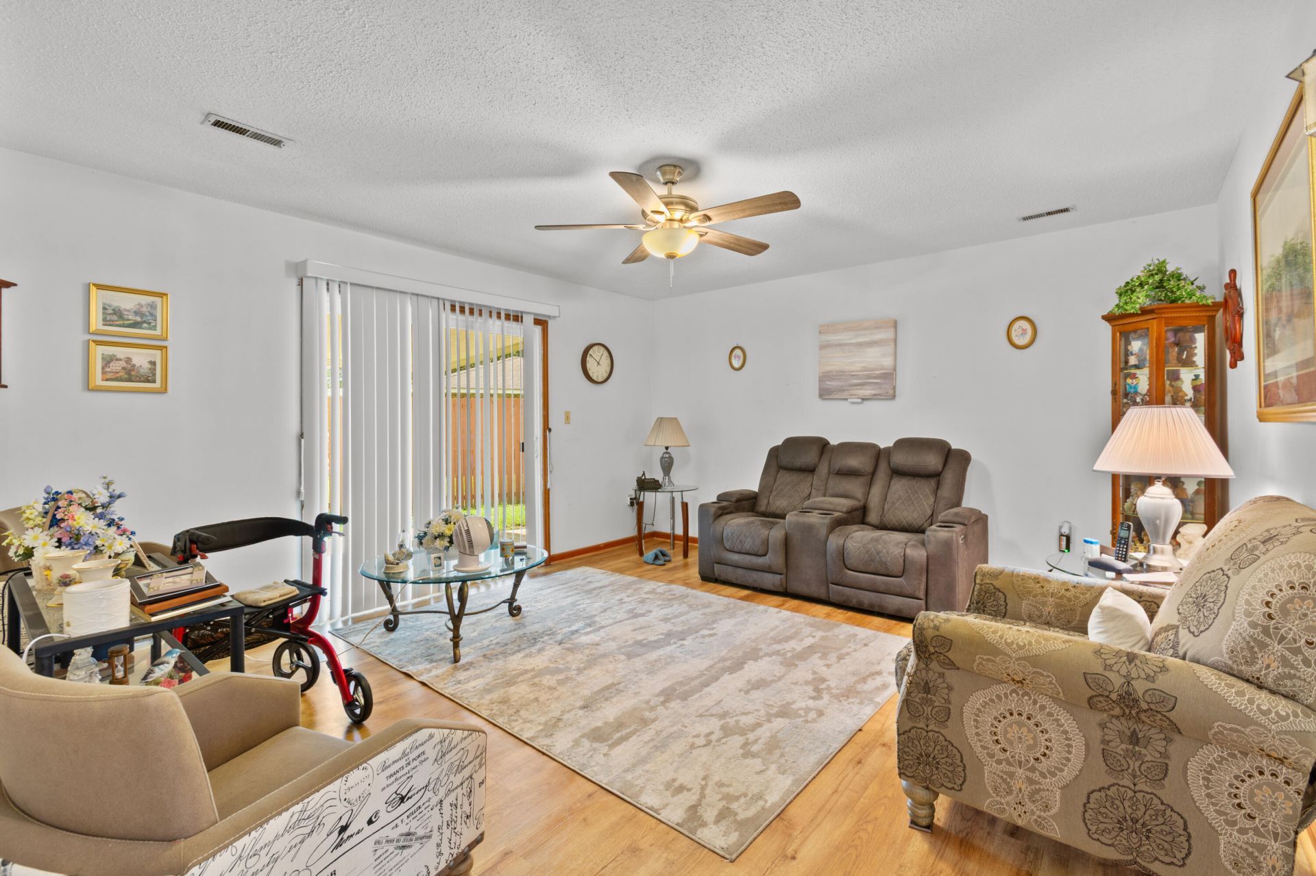 4935 Foxwood Drive Photo 5