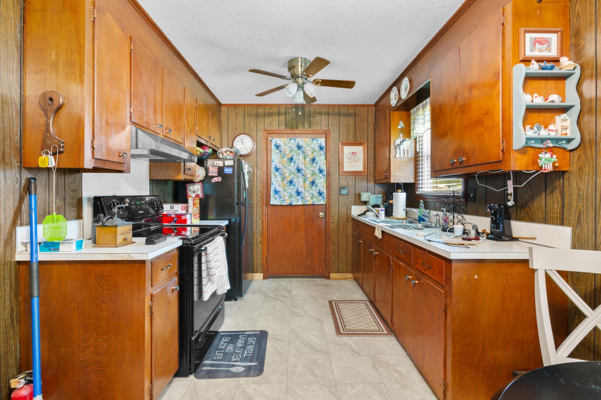 4935 Foxwood Drive Photo 7