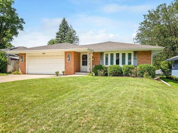 815 Parkside Drive, ROCKFORD, IL 61108