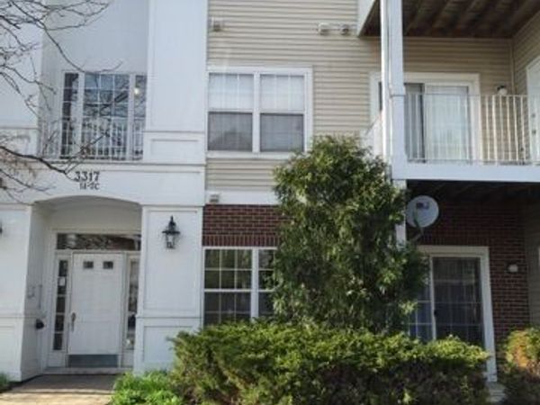 3317 Stratford Court , Unit 1C, Lake Bluff, IL 60044