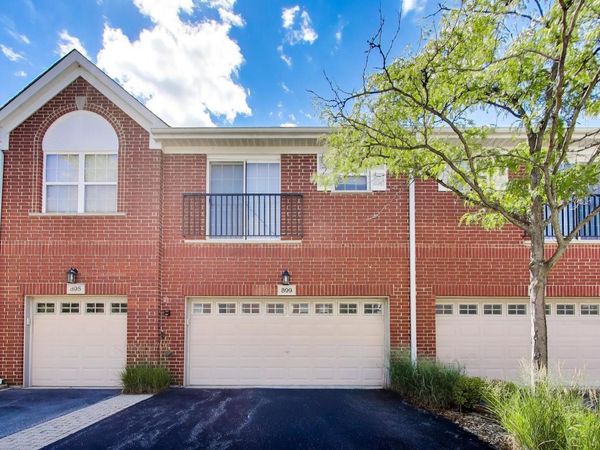 899 Bromley Place , Northbrook, IL 60062