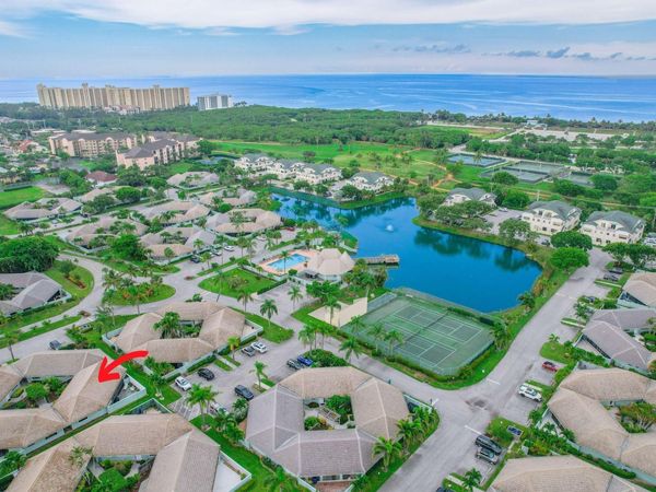 1127 E SEMINOLE Avenue E, Unit 11B, Jupiter, FL 33477