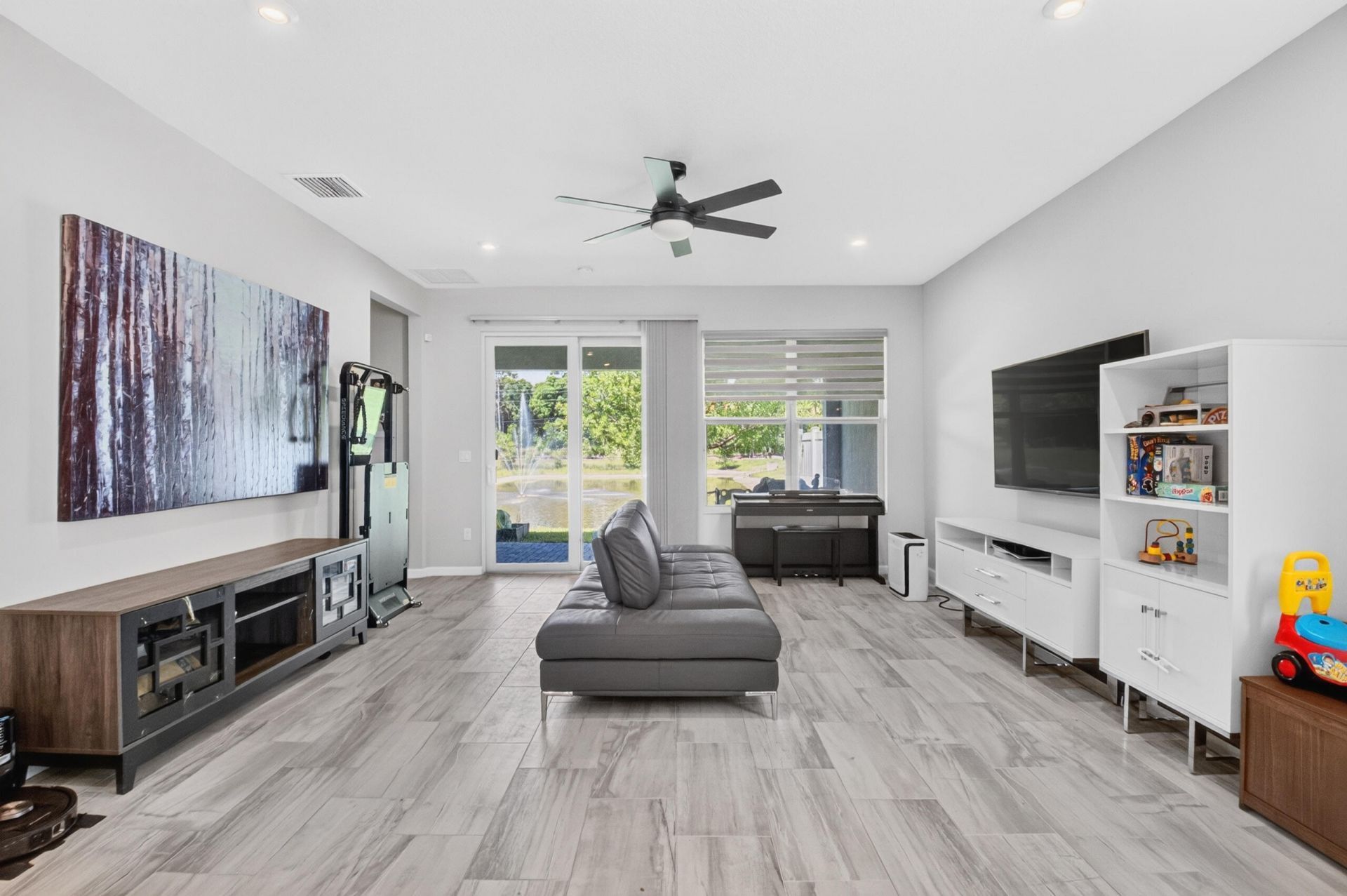 6710 Pointe Of Woods Drive, West Palm Beach, FL 33413 Photo