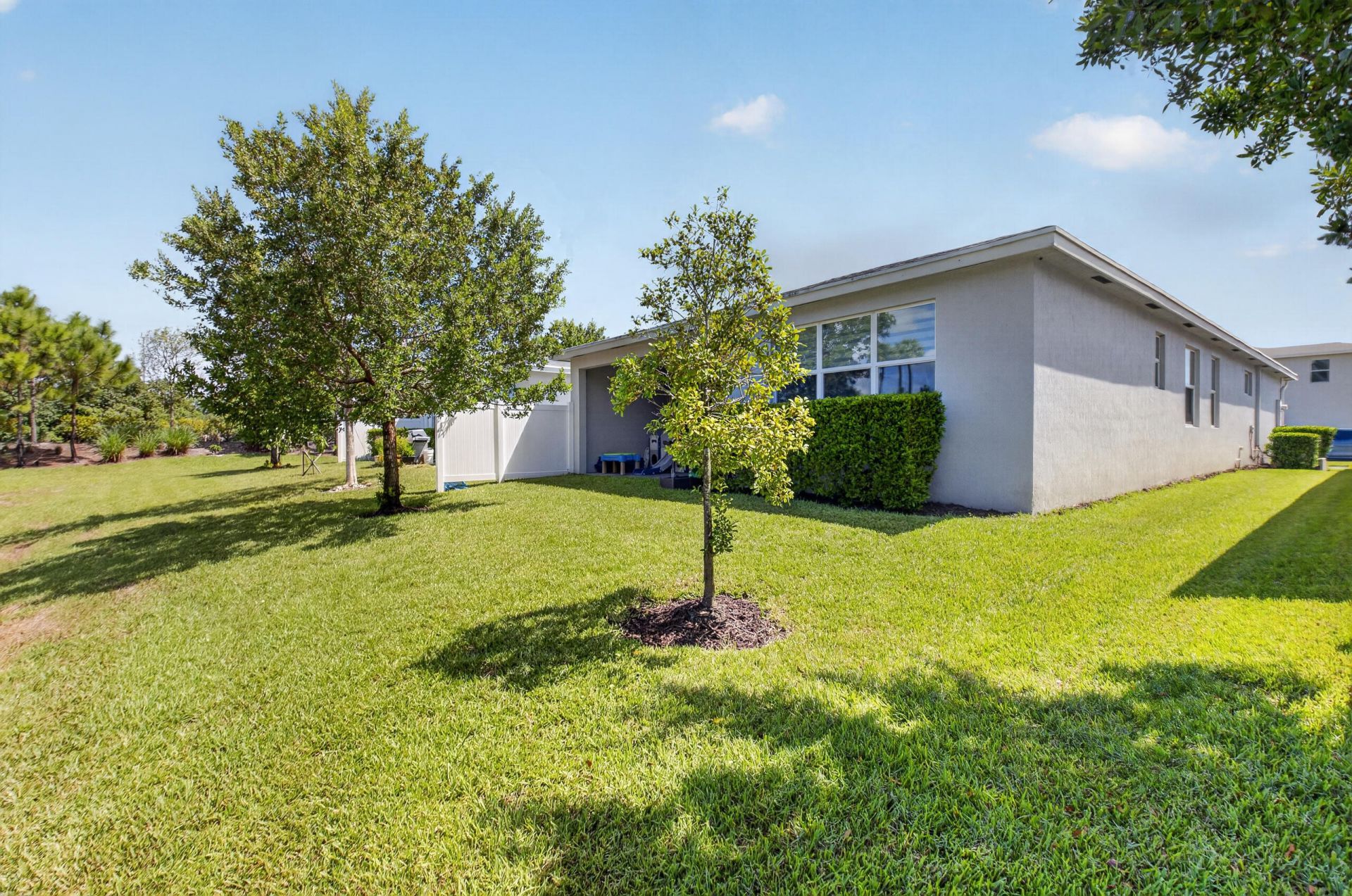 6710 Pointe Of Woods Drive, West Palm Beach, FL 33413 Photo