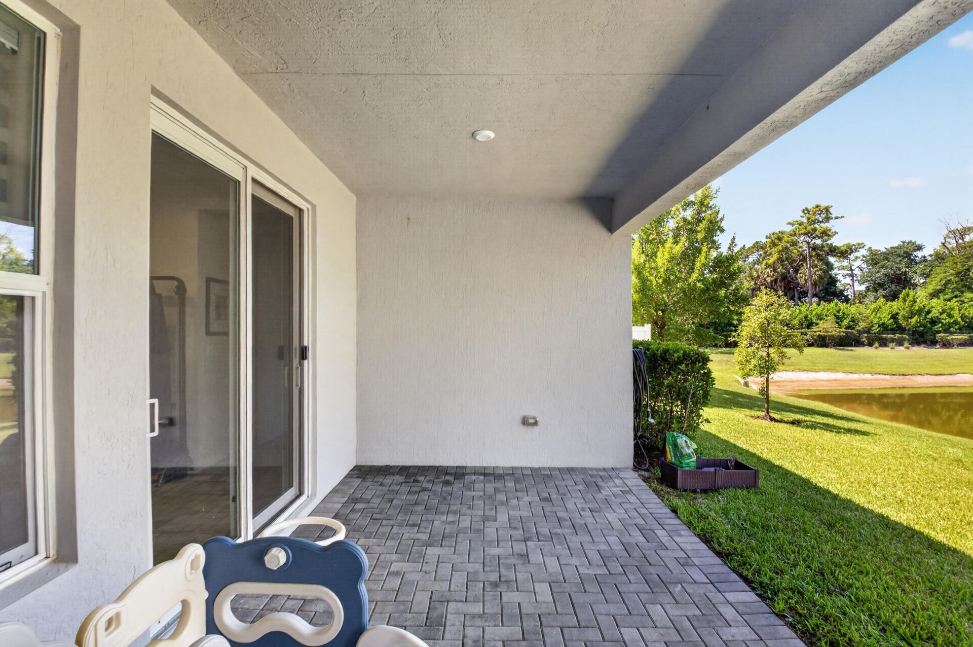 6710 Pointe Of Woods Drive, West Palm Beach, FL 33413 Photo