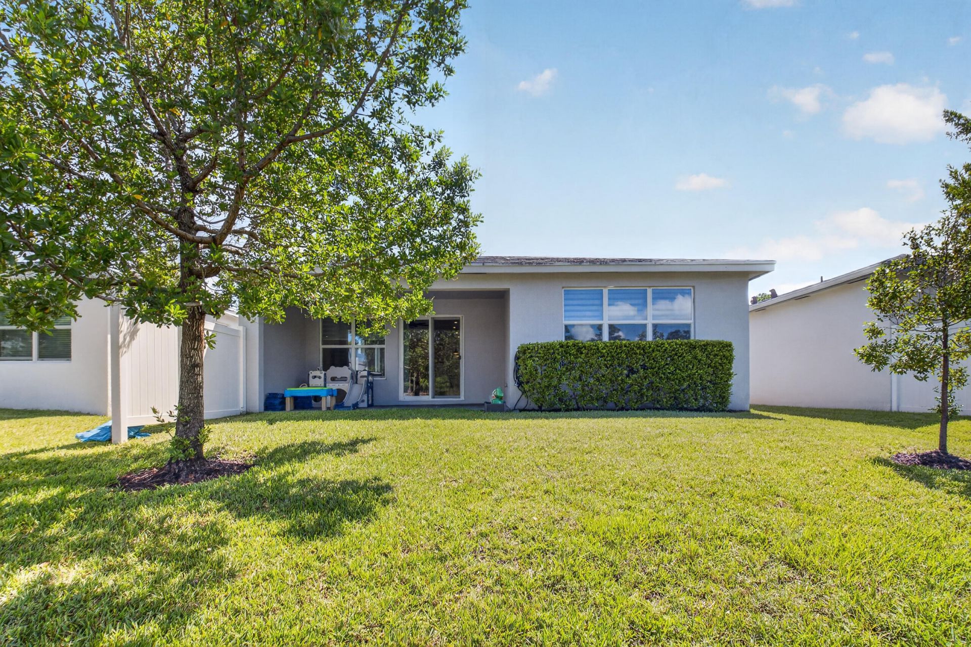 6710 Pointe Of Woods Drive, West Palm Beach, FL 33413 Photo
