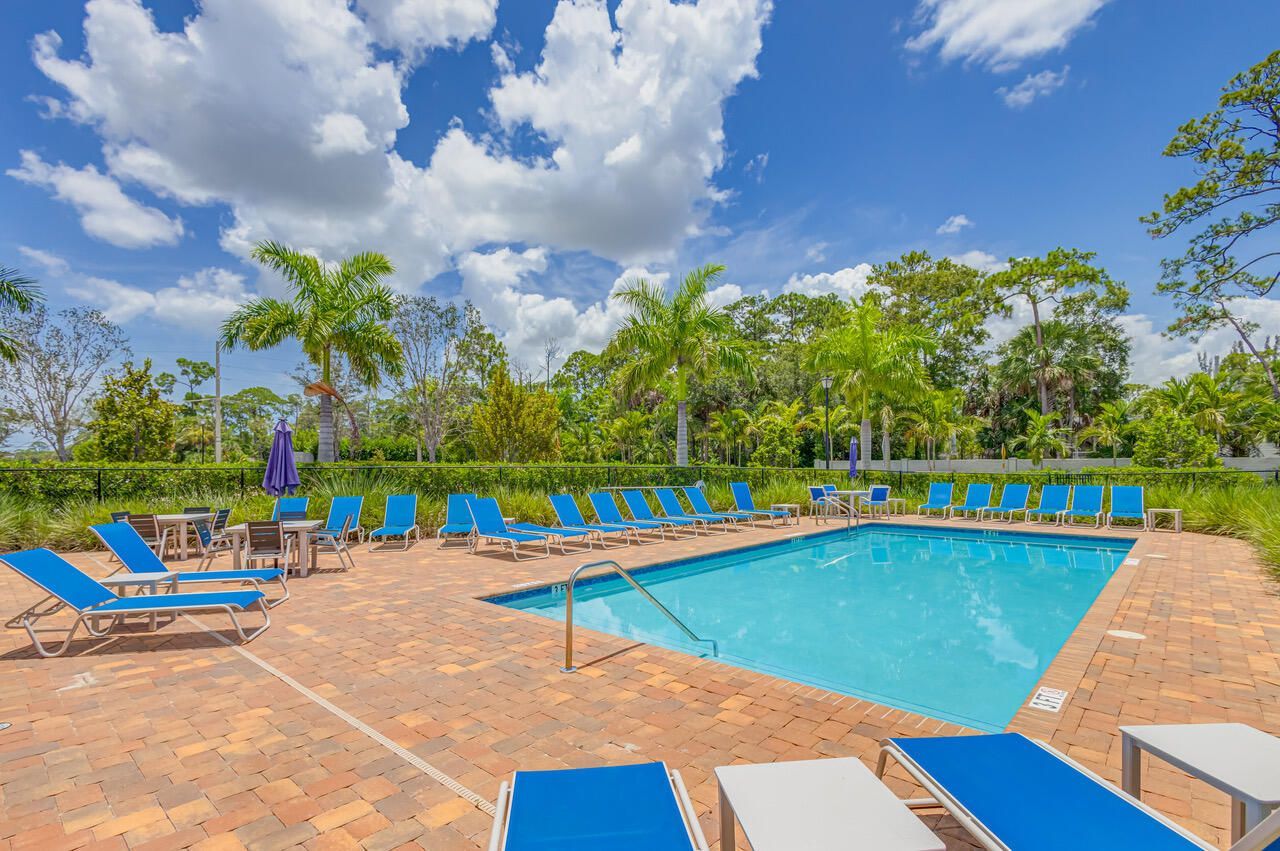 6710 Pointe Of Woods Drive, West Palm Beach, FL 33413 Photo