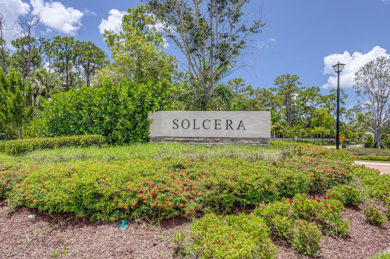 6710 Pointe Of Woods Drive, West Palm Beach, FL 33413 Photo
